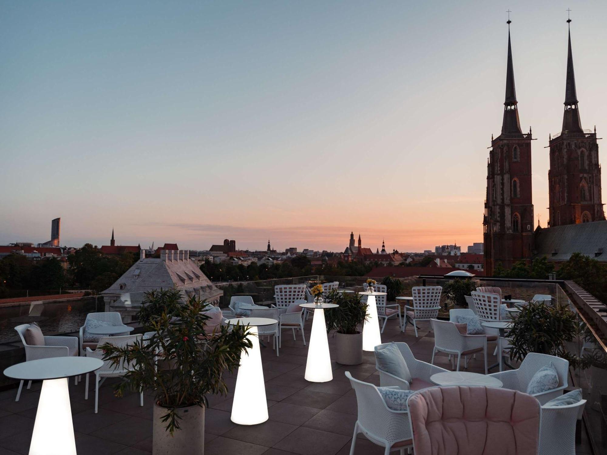 เดอะ บริดจ์ วรอตซวาฟ - เอ็มแกลเลอรี Hotel ภายนอก รูปภาพ Skyline Terrace