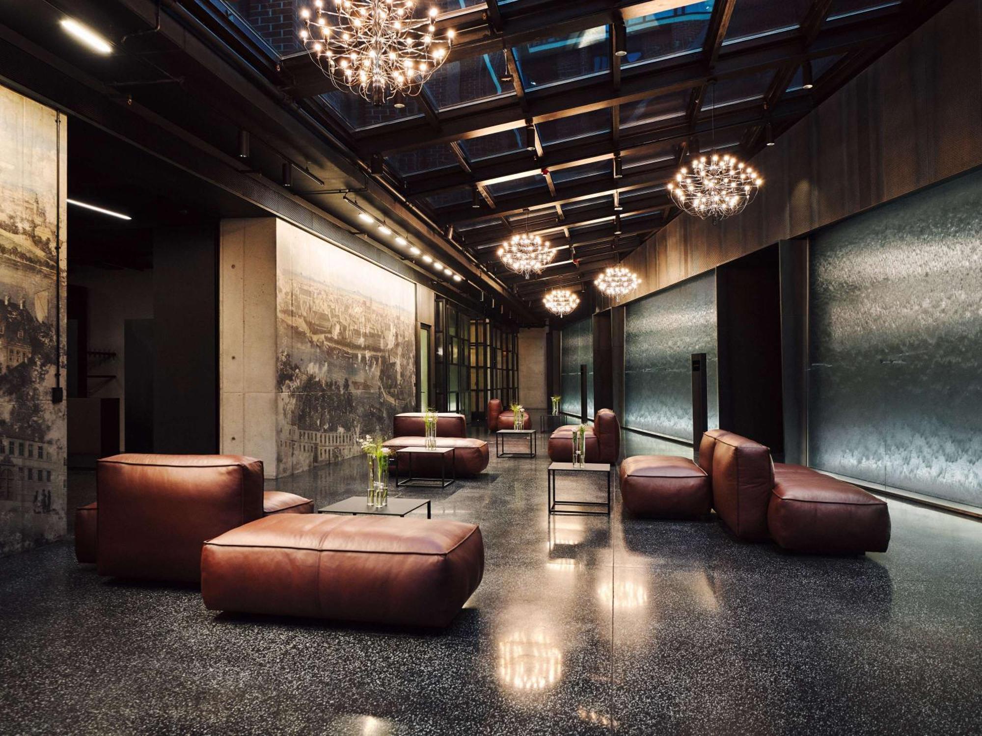 เดอะ บริดจ์ วรอตซวาฟ - เอ็มแกลเลอรี Hotel ภายนอก รูปภาพ The lobby of the hotel